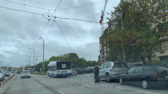 Временно спира движението на тролейбусите по бул. "Сливница" заради авария на ел. мрежата