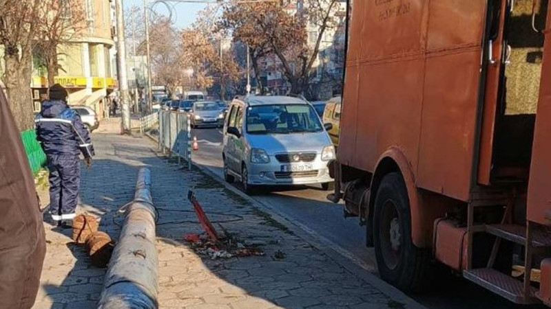 Община Варна ще задължи „Градски транспорт“ да обследва всичките си стълбове