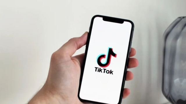 Великобритания разследва TikTok и Reddit за използването на данни на деца