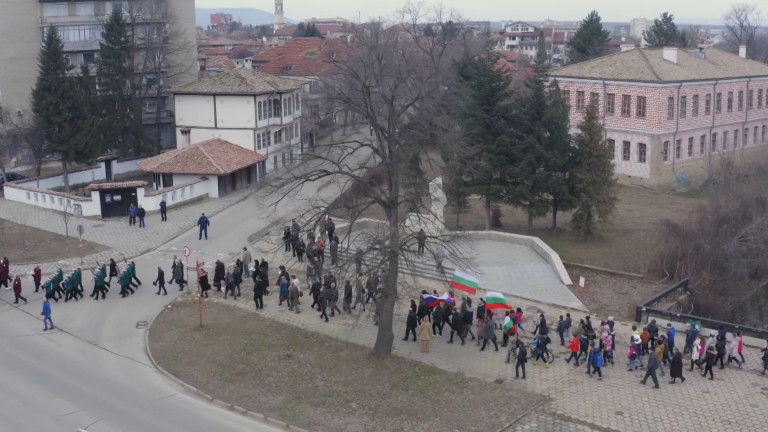 Учениците в Търговище учат дистанционно от днес